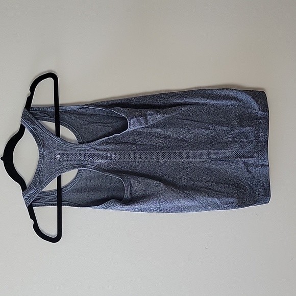 Lululemon Racerback Swiftly tech - Picture 2 of 4